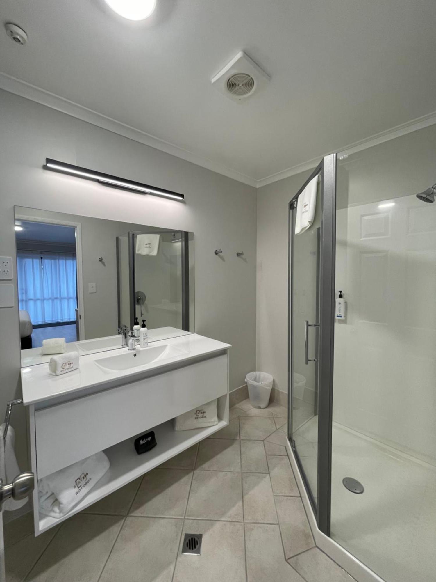 Stay 280 & Stay 284 Rotorua - Refurbished Modern Accommodation Room photo