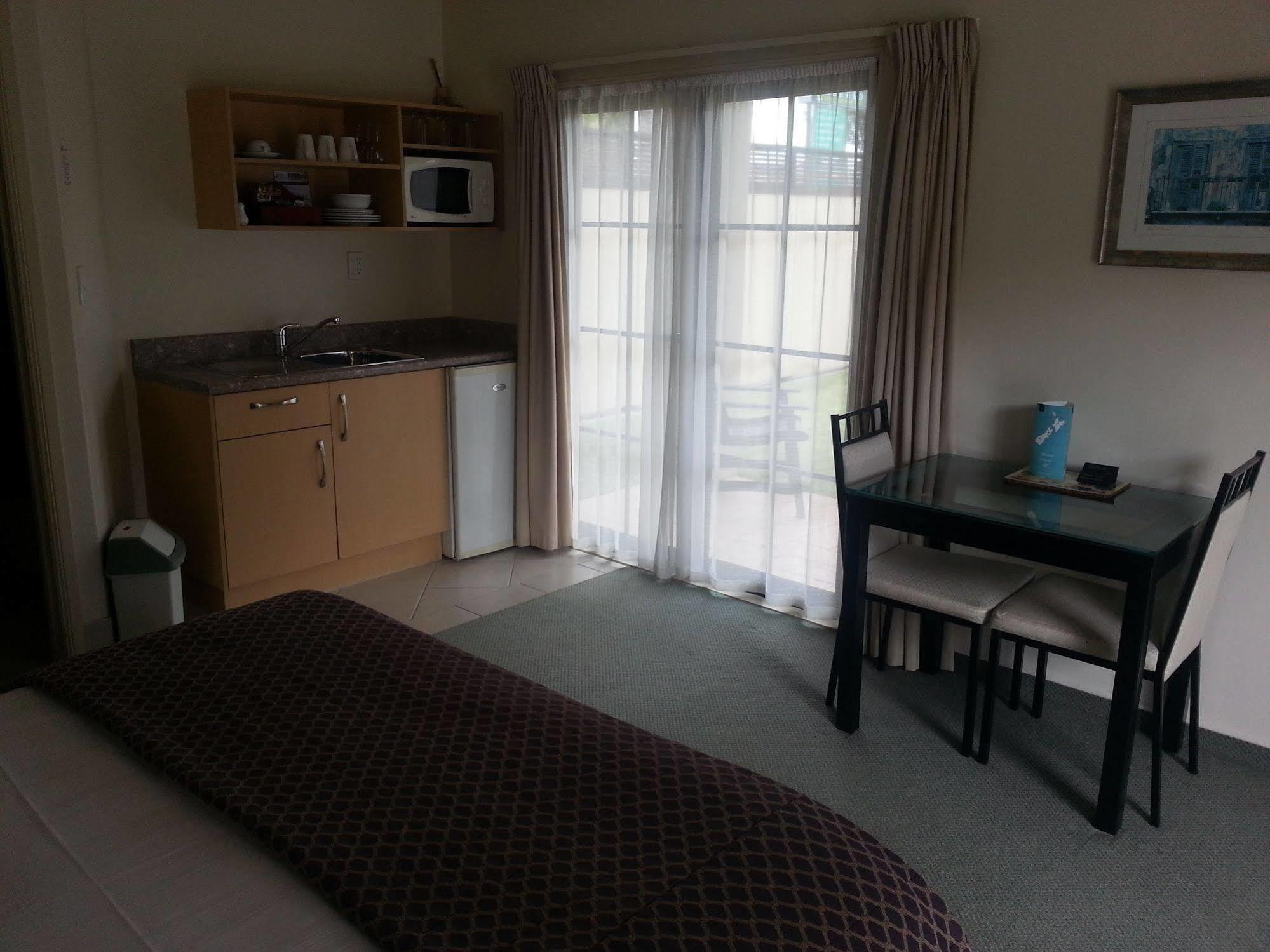 Stay 280 & Stay 284 Rotorua - Refurbished Modern Accommodation Exterior photo